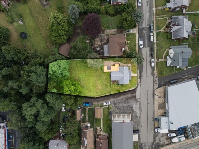 109 E Larkspur St, Munhall, PA 15120