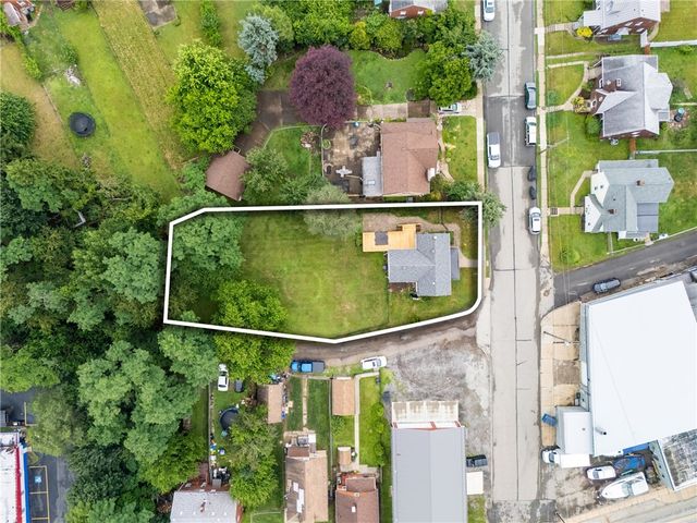 109 E Larkspur St, Munhall, PA 15120