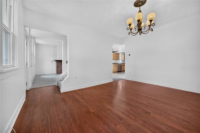 109 E Larkspur St, Munhall, PA 15120
