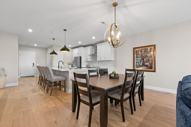 5211 Highpointe Lakes Drive, 7402, Westerville, OH 43081