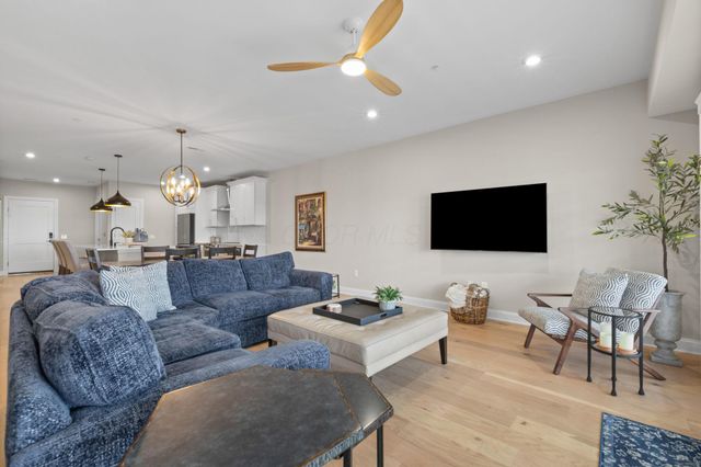 5211 Highpointe Lakes Drive, 7402, Westerville, OH 43081