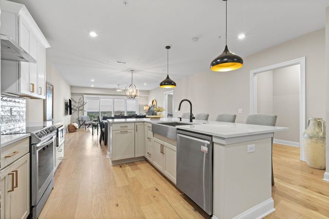 5211 Highpointe Lakes Drive, 7402, Westerville, OH 43081