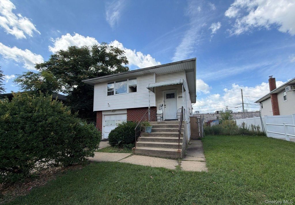 1008 Ditmas Avenue, Uniondale, NY 11553 — exterior