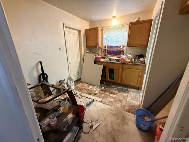 10403 Somerset Avenue, Detroit, MI 48224