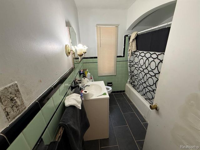 10403 Somerset Avenue, Detroit, MI 48224