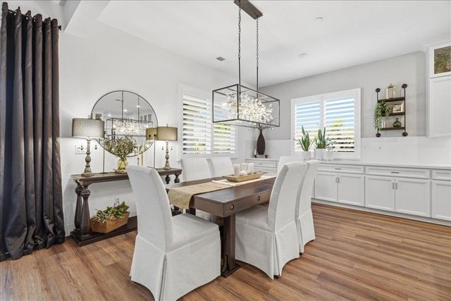 1384 Red Lake Way, Lincoln, CA 95648