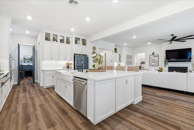1384 Red Lake Way, Lincoln, CA 95648