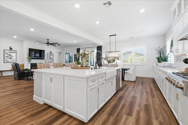1384 Red Lake Way, Lincoln, CA 95648