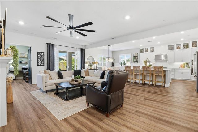 1384 Red Lake Way, Lincoln, CA 95648