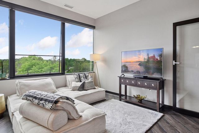 5601 Smetana Drive 418, Minnetonka, MN 55343