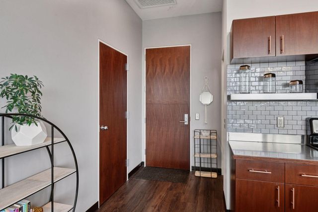 5601 Smetana Drive 418, Minnetonka, MN 55343