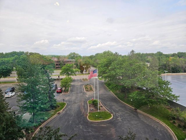 5601 Smetana Drive 418, Minnetonka, MN 55343