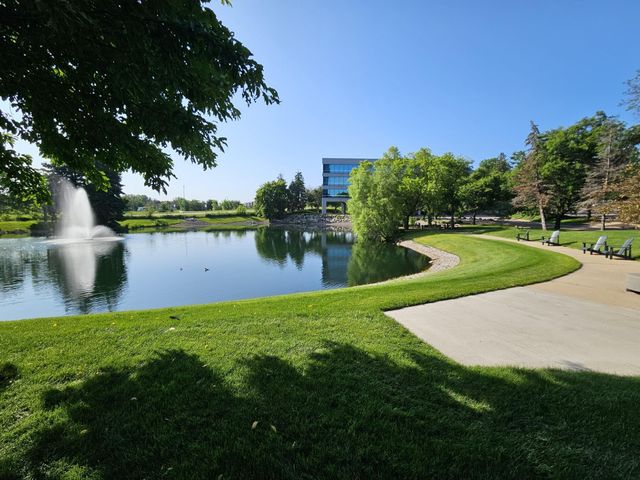 5601 Smetana Drive 418, Minnetonka, MN 55343