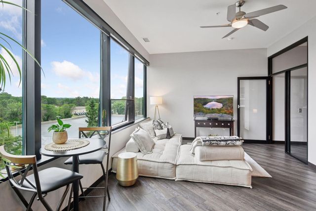 5601 Smetana Drive 418, Minnetonka, MN 55343