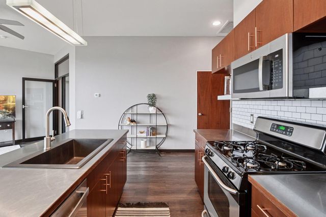 5601 Smetana Drive 418, Minnetonka, MN 55343