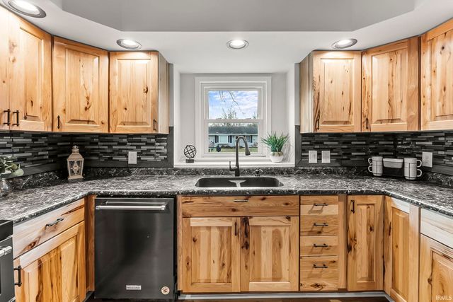 1507 W Lincoln Avenue, Goshen, IN 46526