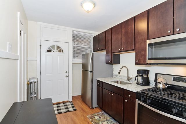2536 W Thorndale Avenue 1, Chicago, IL 60659
