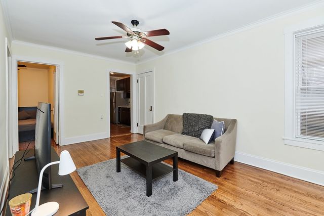 2536 W Thorndale Avenue 1, Chicago, IL 60659