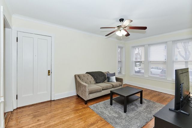 2536 W Thorndale Avenue 1, Chicago, IL 60659