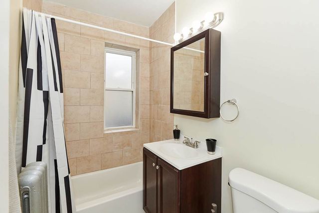 2536 W Thorndale Avenue 1, Chicago, IL 60659