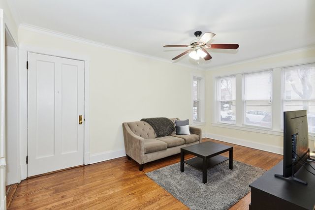 2536 W Thorndale Avenue 1, Chicago, IL 60659