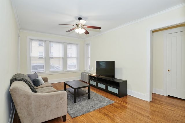 2536 W Thorndale Avenue 1, Chicago, IL 60659