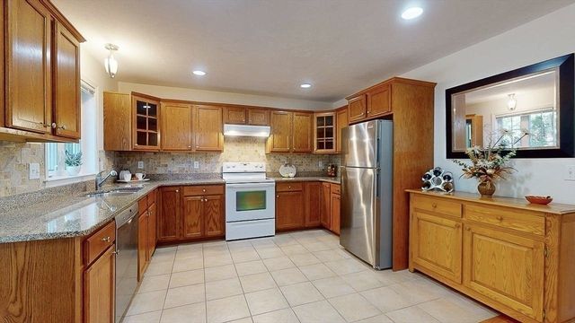 31 Enaya Circle 47, Worcester, MA 01606