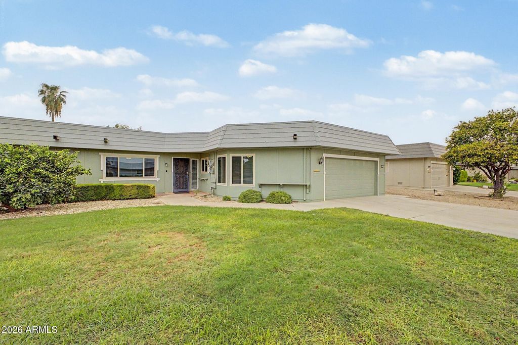 10419 W CAMPANA Drive, Sun City, AZ 85351 — exterior