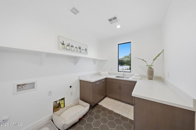 100 W Northern Avenue 6, Phoenix, AZ 85021