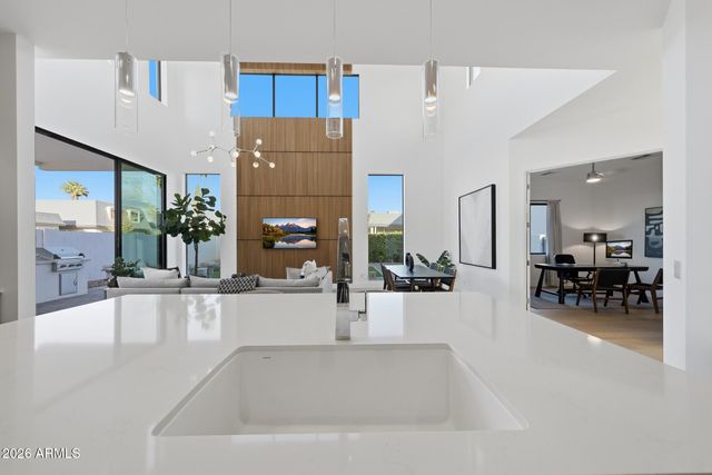 100 W Northern Avenue 6, Phoenix, AZ 85021