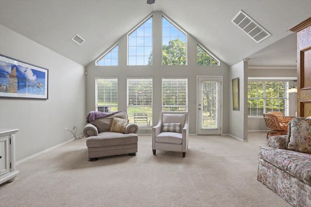 9279 Black Oak Lane, Sand Springs, OK 74063