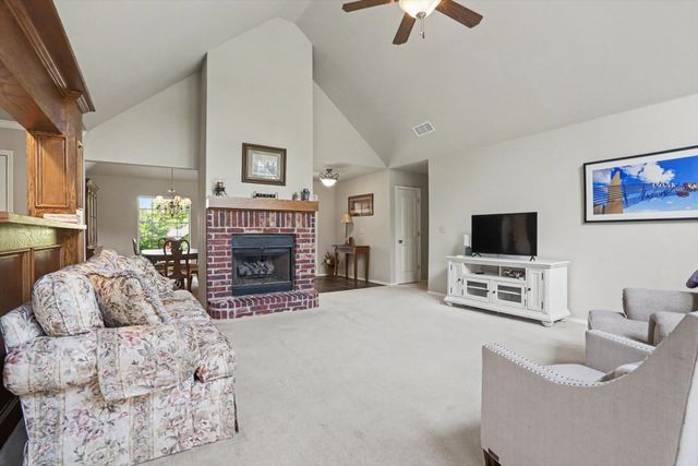 9279 Black Oak Lane, Sand Springs, OK 74063