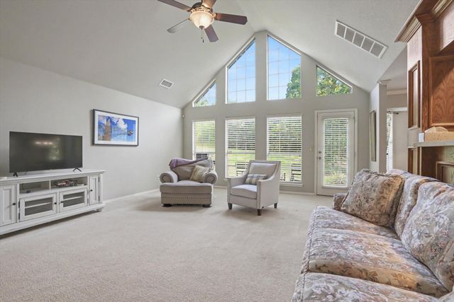 9279 Black Oak Lane, Sand Springs, OK 74063