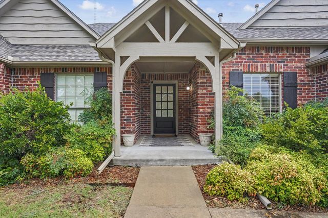 9279 Black Oak Lane, Sand Springs, OK 74063