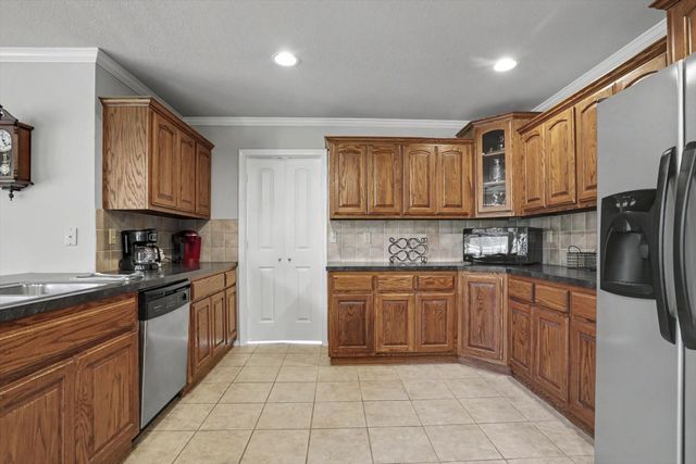 9279 Black Oak Lane, Sand Springs, OK 74063