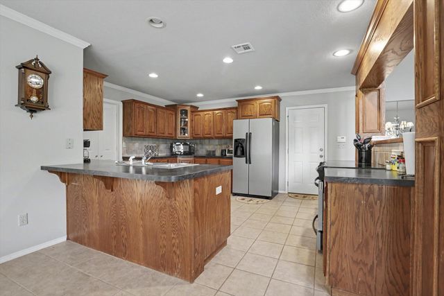 9279 Black Oak Lane, Sand Springs, OK 74063