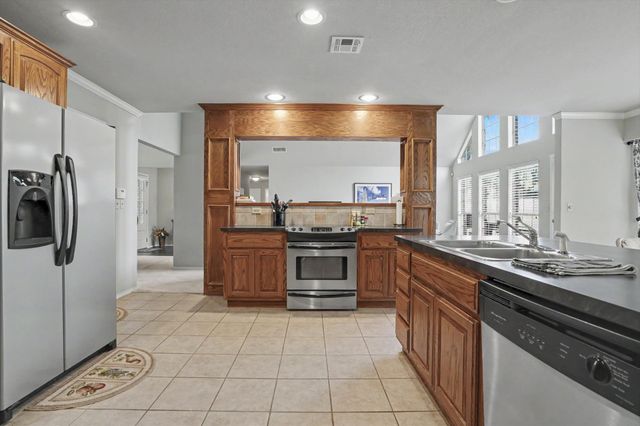 9279 Black Oak Lane, Sand Springs, OK 74063