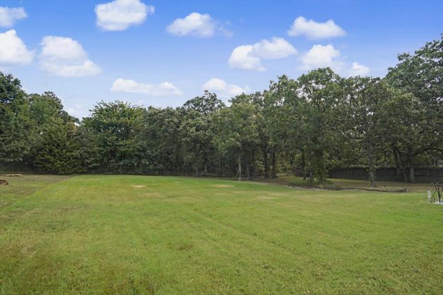 9279 Black Oak Lane, Sand Springs, OK 74063