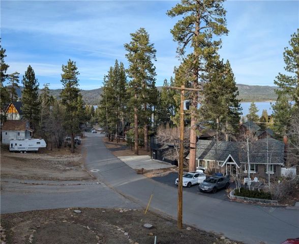 560 Talmadge Road, Big Bear Lake, CA 92315