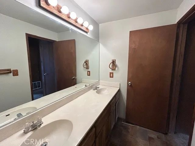 560 Talmadge Road, Big Bear Lake, CA 92315