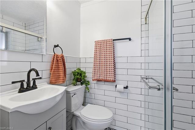 2261 11th ST N, Naples, FL 34103