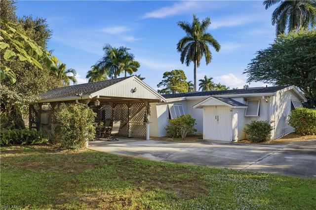 2261 11th ST N, Naples, FL 34103