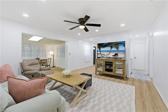 2261 11th ST N, Naples, FL 34103