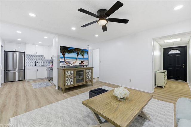 2261 11th ST N, Naples, FL 34103