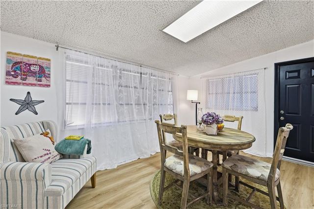 2261 11th ST N, Naples, FL 34103