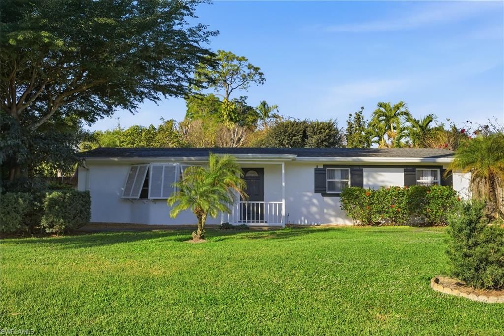 2261 11th ST N, Naples, FL 34103