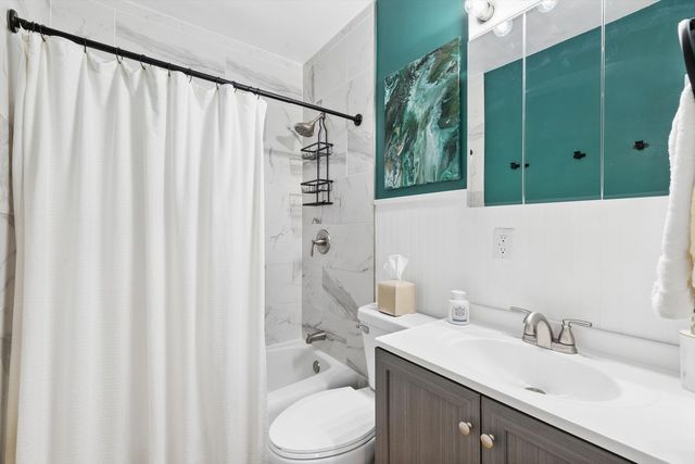 2800 15th Street, Moline, IL 61265