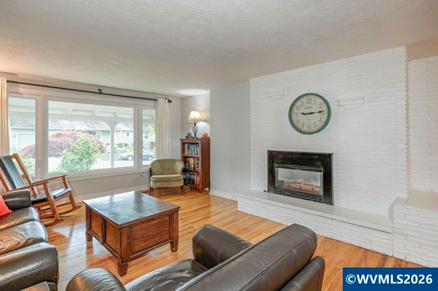 2686 Mountain View Dr S, Salem, OR 97302
