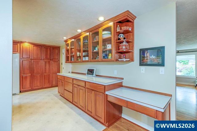 2686 Mountain View Dr S, Salem, OR 97302