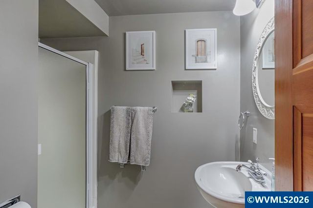 2686 Mountain View Dr S, Salem, OR 97302